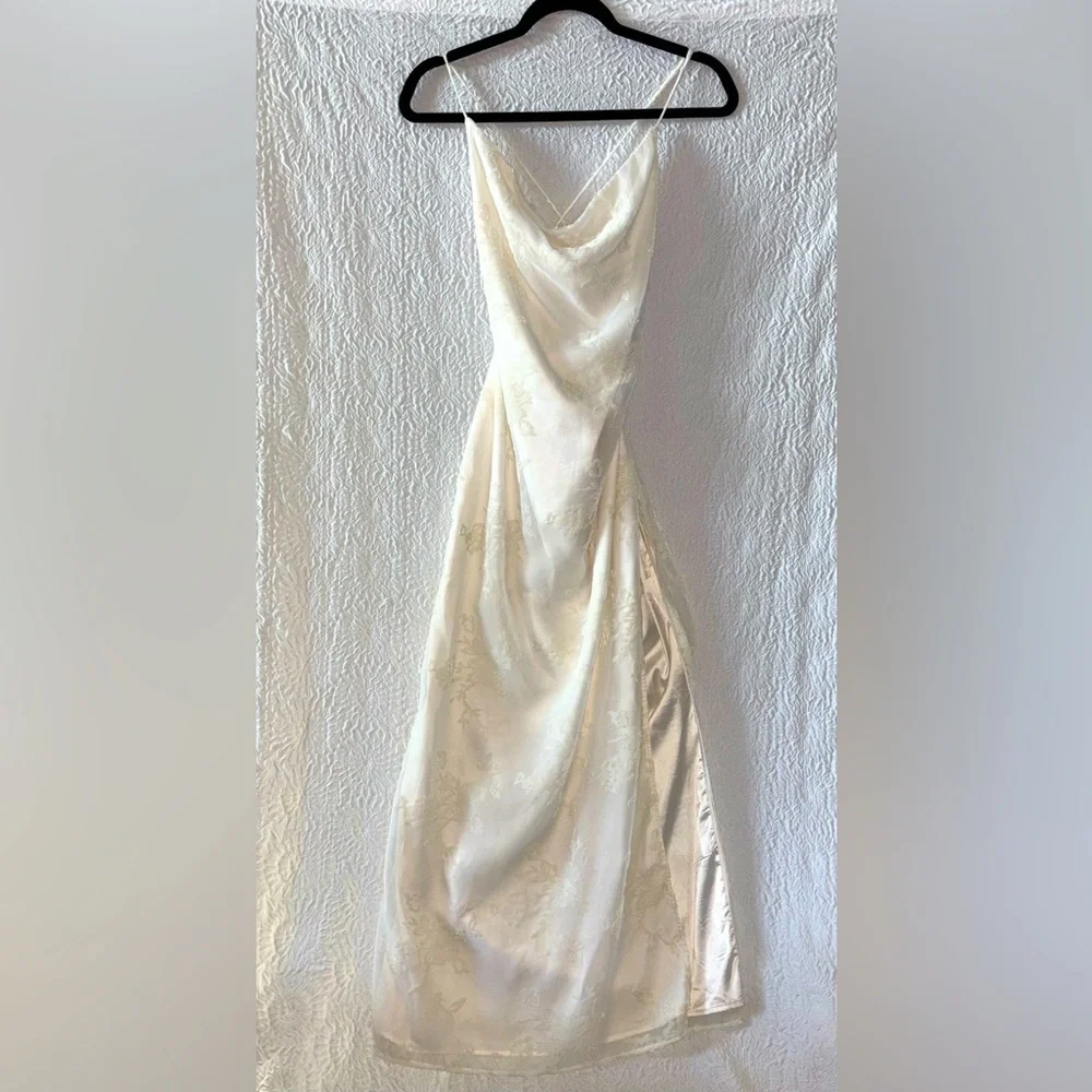 Meshki ERIKA Burnout Velvet Maxi Dress NWOT - Picture 3 of 10